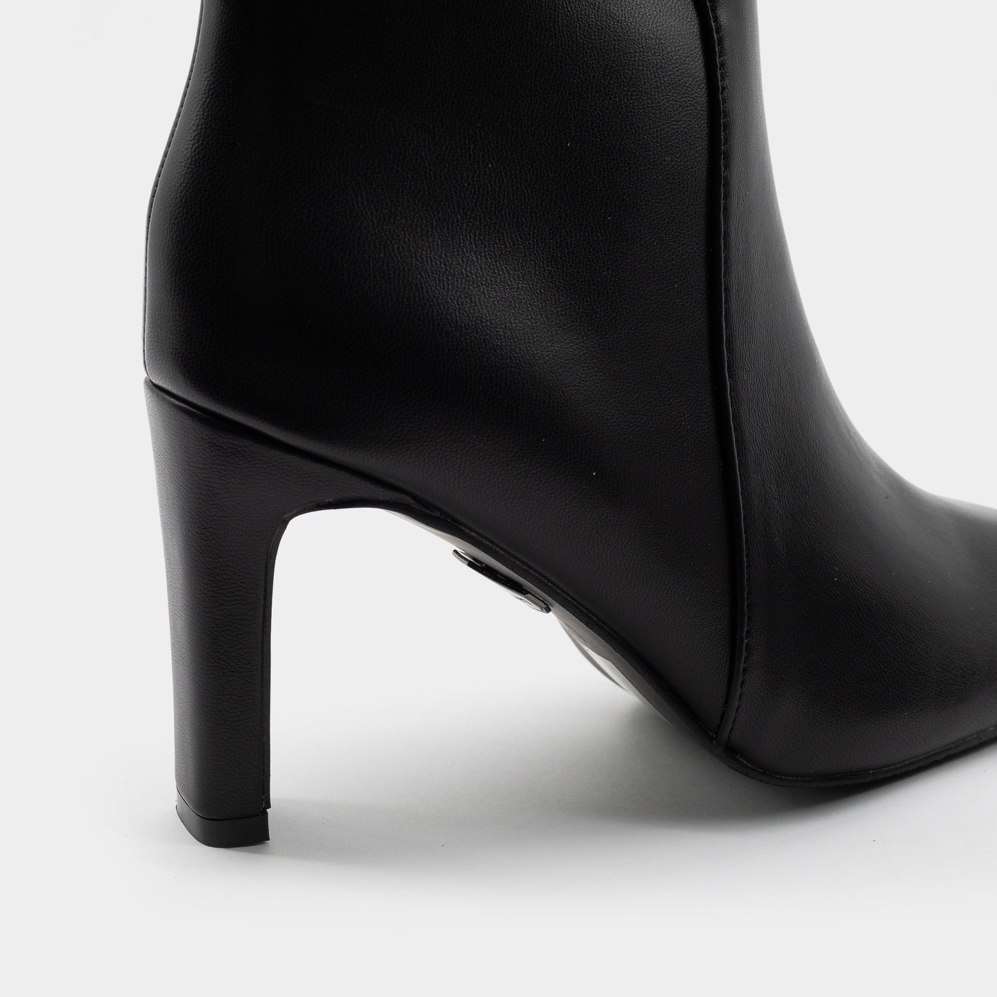 LAURA BIAGIOTTI crne ženske gležnjače